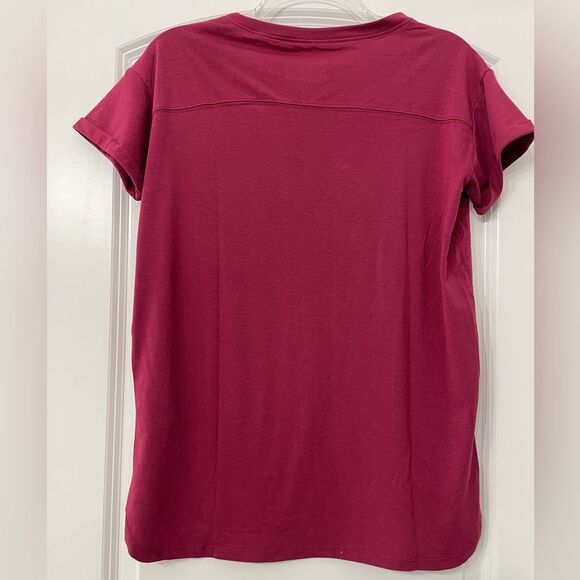 NWT Magenta Amazon Essentials XS Studio Relaxed-Fit Lightweight Crewneck T-Shirt - Picture 5 of 7